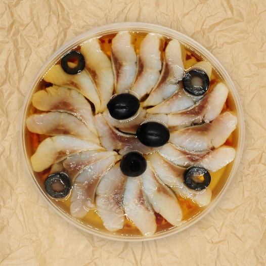 Сельдь атлантическая филе-кусочки в масле с маслинами 300 г